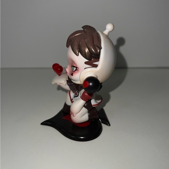 POPMART Skullpanda Everyday Wonderland Series - Cold Hearted Figure - Picture 2 of 4